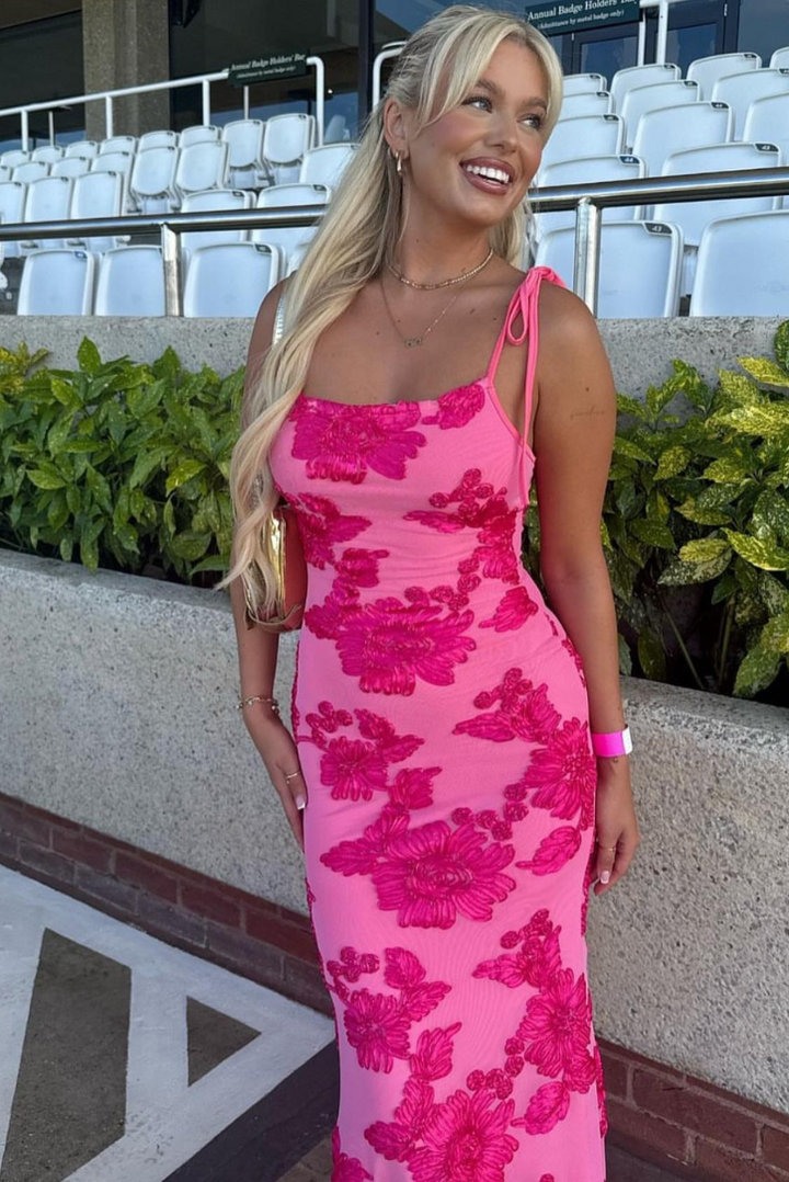 Noelia | Elegant Og Stilfuld Broderet Maxikjole
