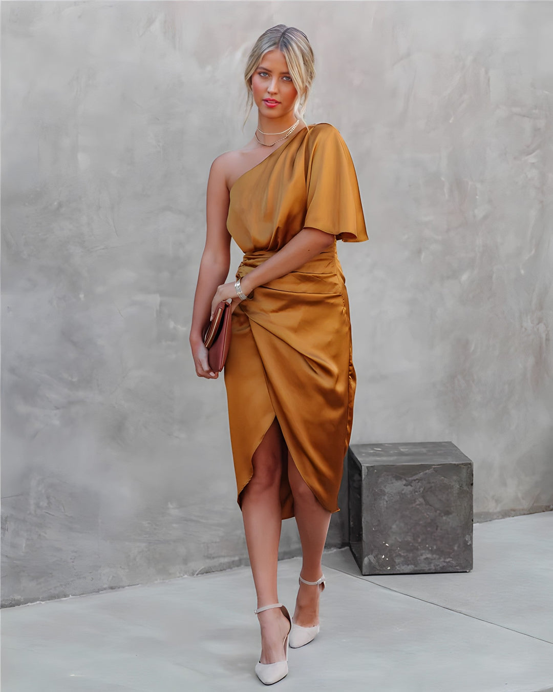 Serina | Kvinders Enskulder Draperet Satin Midikjole