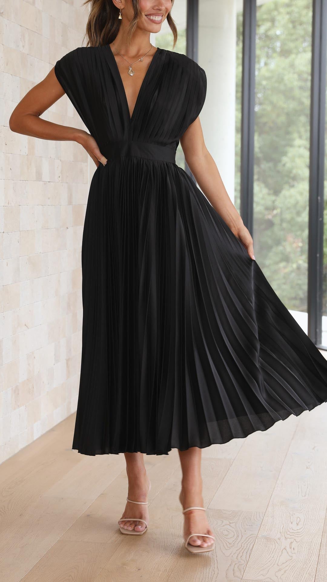Emilia | Dame Elegant Dyb V Plisseret Midi Kjole