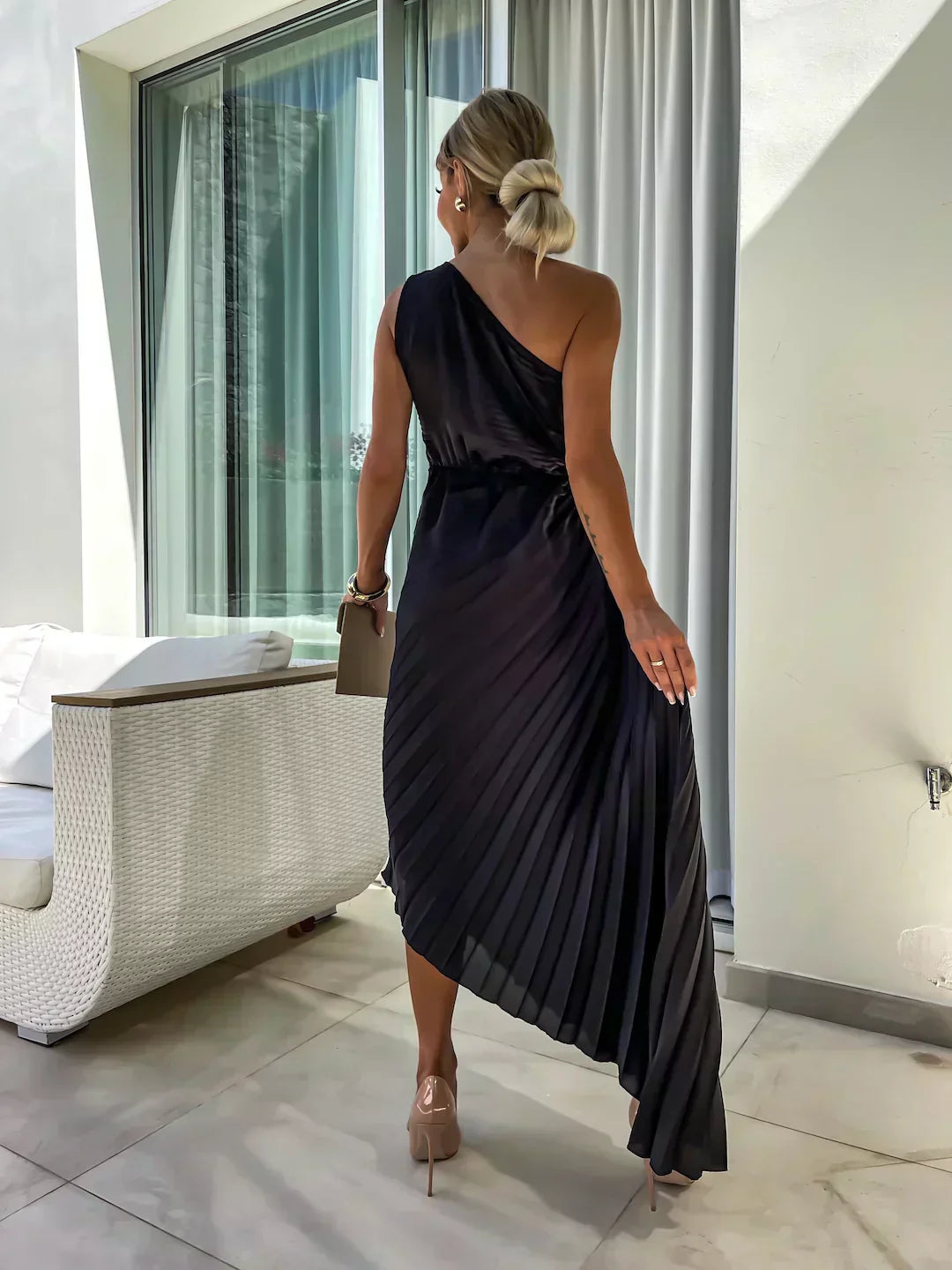 Annika | Dame Plisseret One-Shoulder Midi Kjole